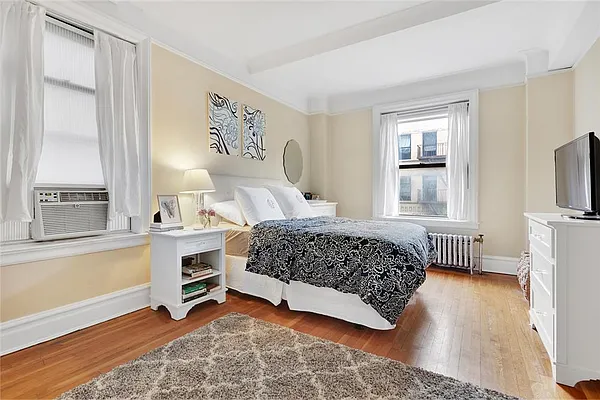 Rented by R New York | media 9