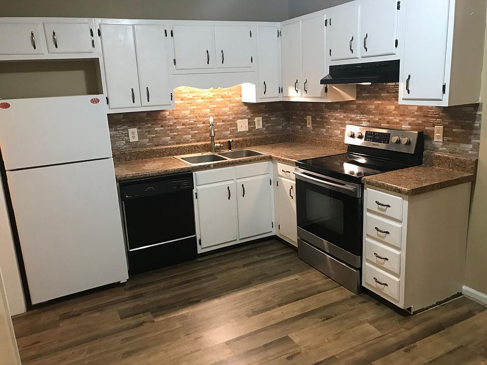 2nd image of 115 Timberlane Dr