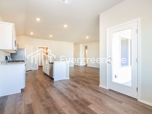 5th image of 1100 W Lawton Rd