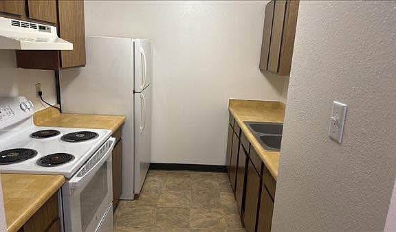 3rd image of 302 S Main St #409