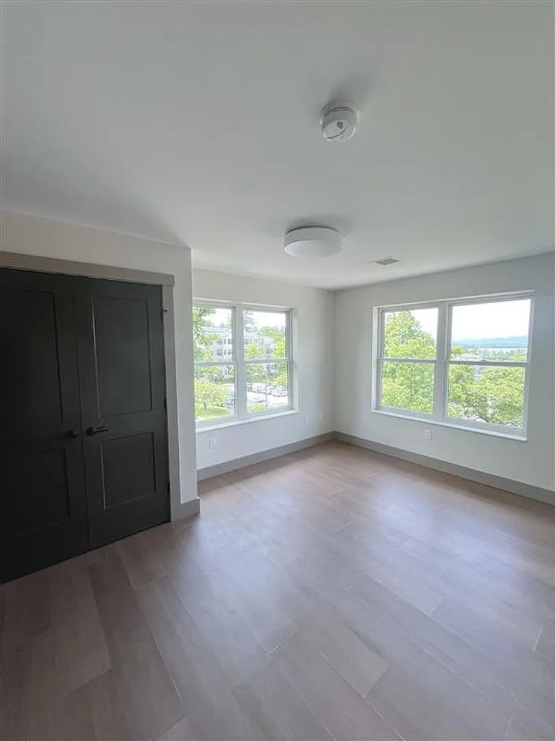 Brook Hill Apartments — Photo 3