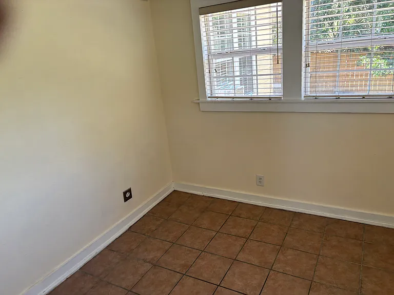 4214 Central St — Photo 11