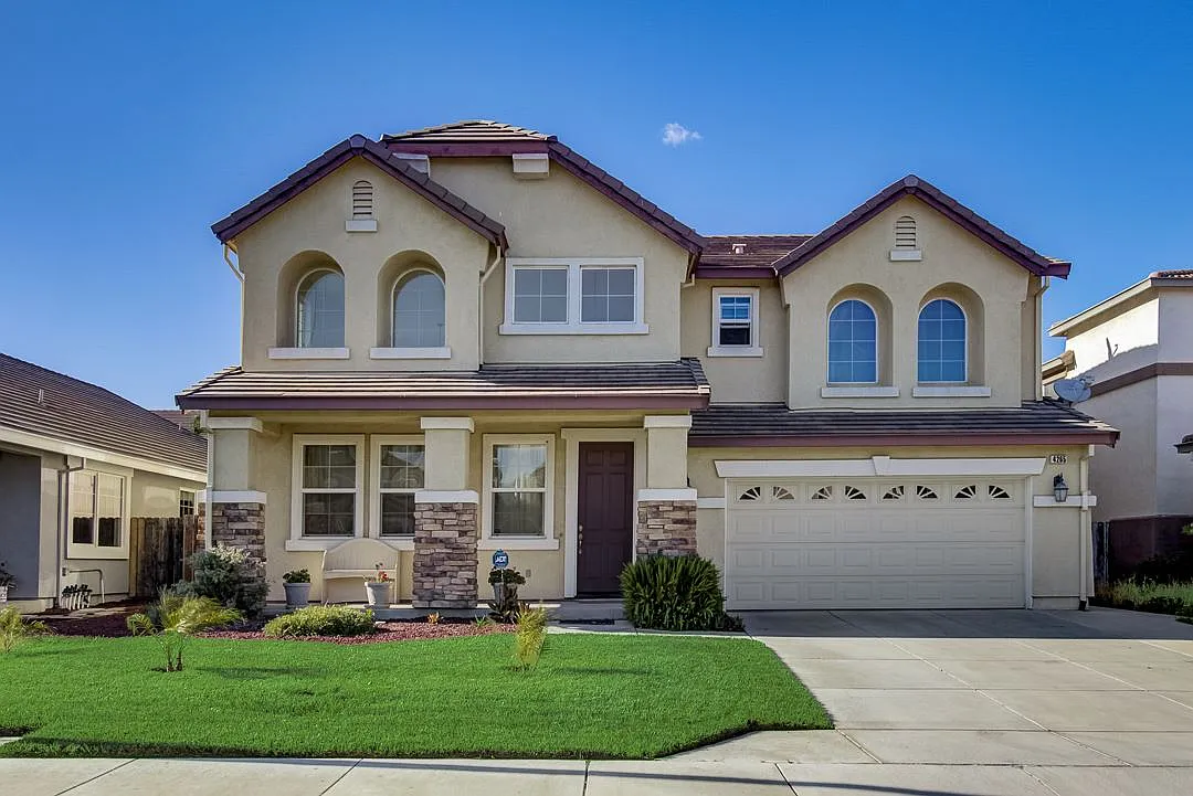 4265 Slifer Dr photo 1