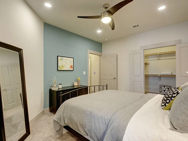 Farmhouse Apartments — Photo 10