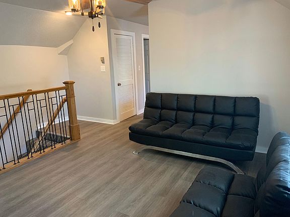 4th image of 215 Olive St APT 2