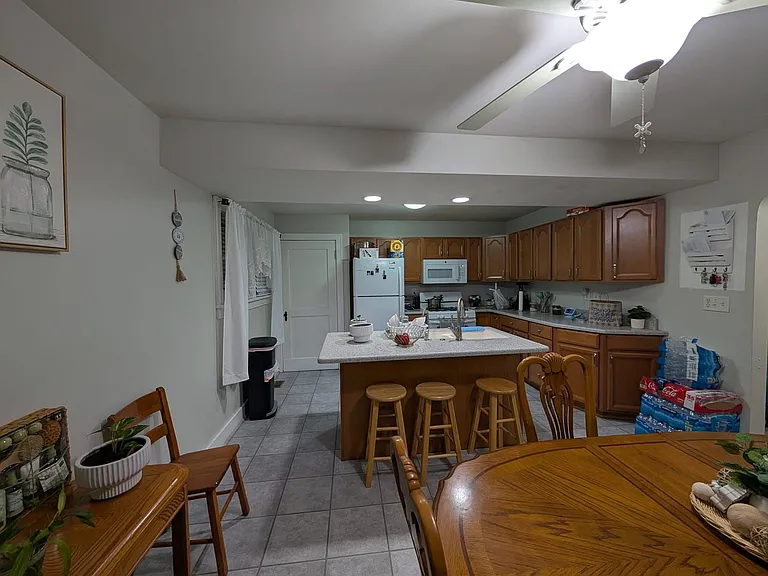 2338 Iowa St — Photo 2
