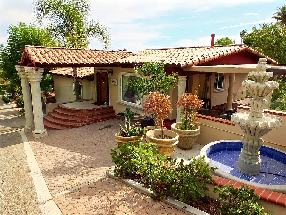 27760 Palos Verdes Dr E