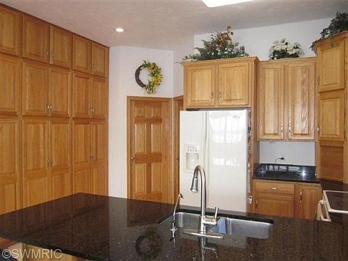 5th image of 10053 Woodlawn Dr