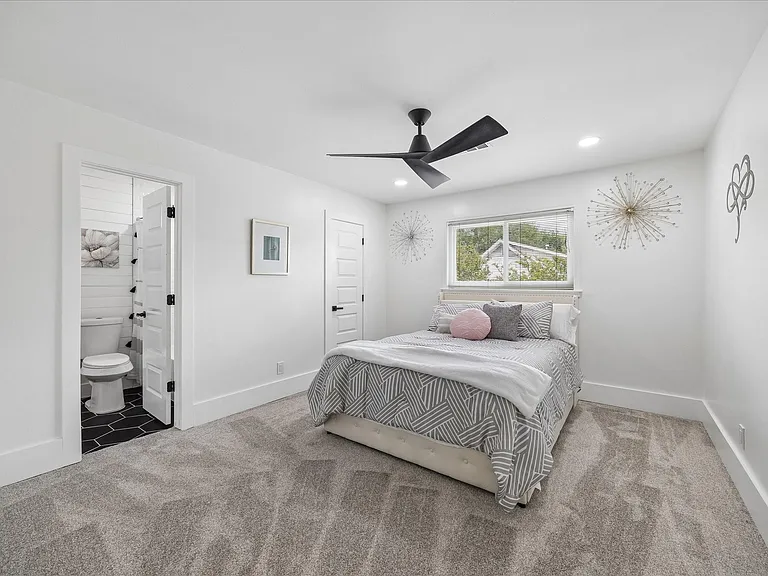 7711 Meadowvale Dr — Photo 26