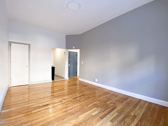 2nd image of 43 W 68th St #4BE