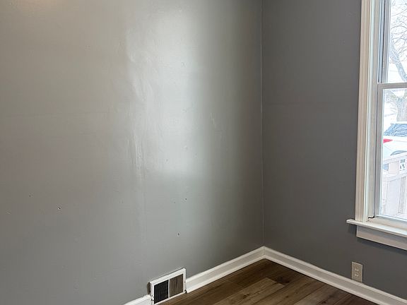 4th image of 1307 Calumet Ave #1