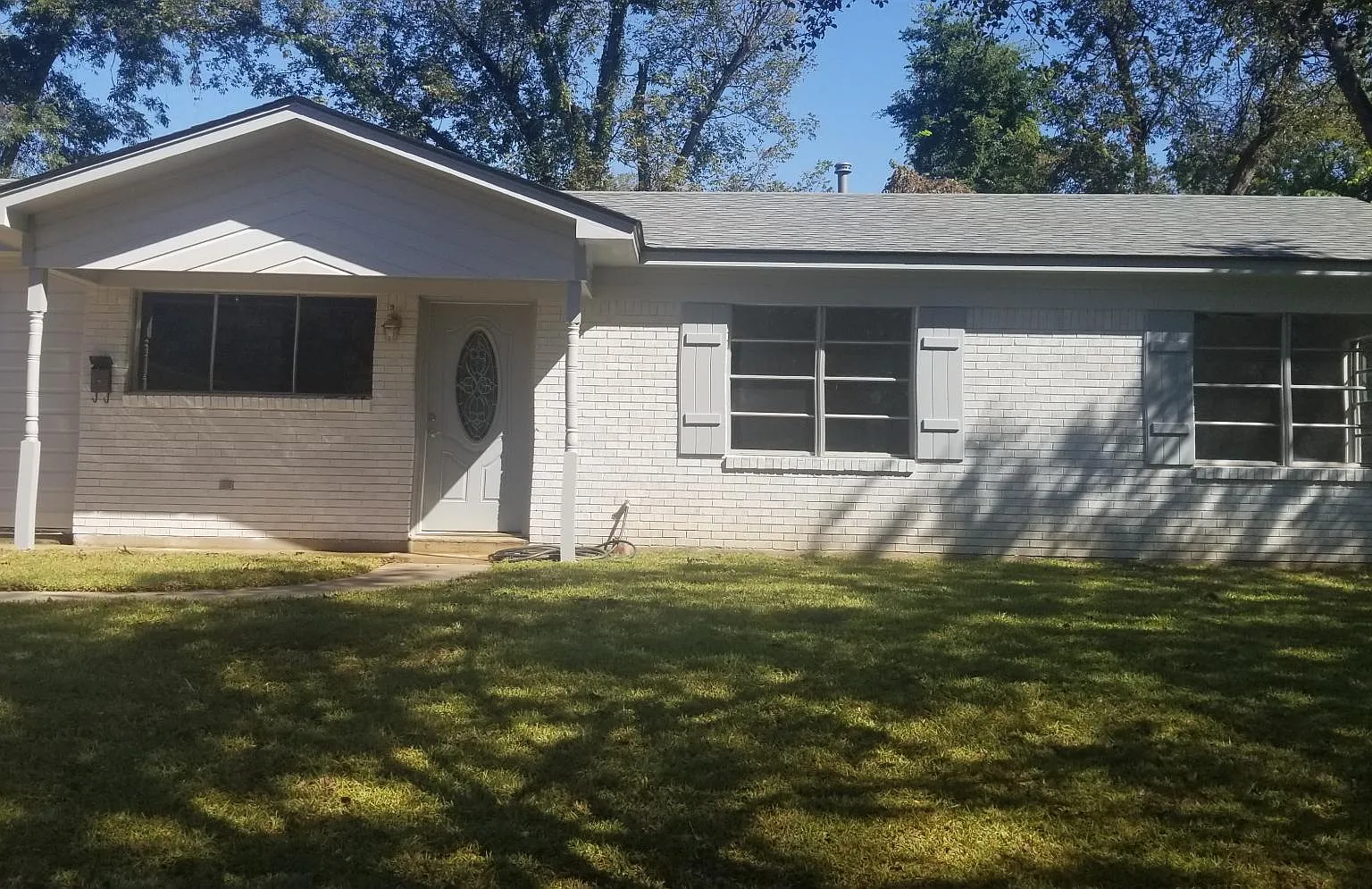 3 bed, 1200 sqft, $1,450 — Photo 1
