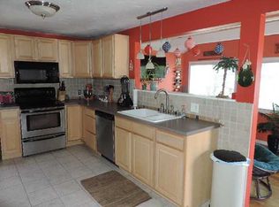 128 Halsey Rd, Woonsocket, RI 02895