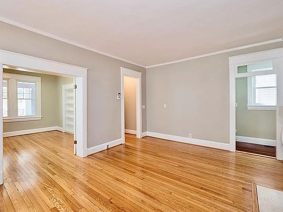 5th image of 418 New York Ave #1