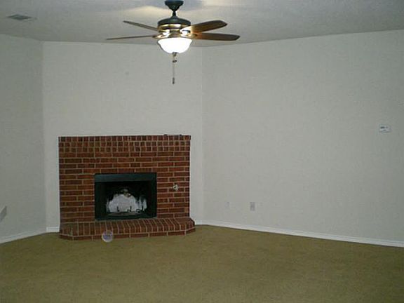 2nd image of 916 Margaret Dr