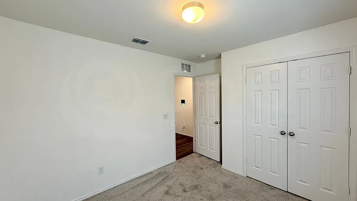 3 bed, 2.0 bath, 1743 sqft, $2,150 — Photo 2