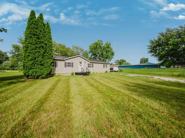 17 N East St, New Holland, OH 43145