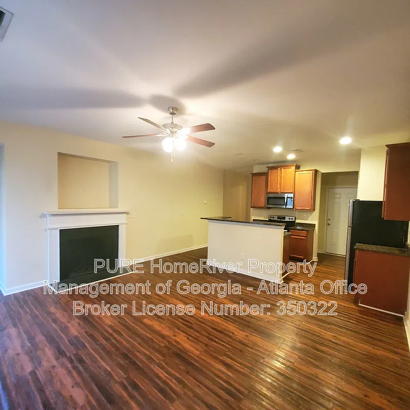 3 bed, 2.0 bath, 1268 sqft, $1,950 — Photo 2