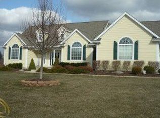 1547 Paddock Estate Ln, Brighton, MI 48114