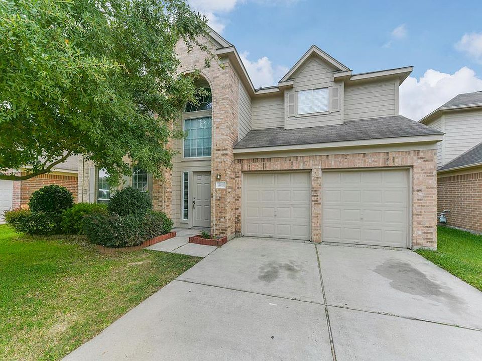 1st image of 15926 Sky Land Dr