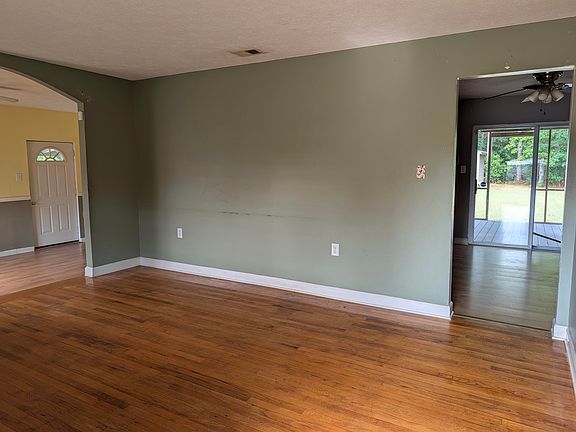 3rd image of 127 Wayland St