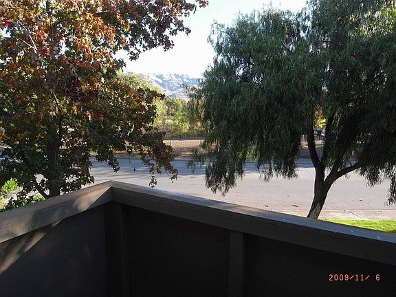 mountain/park/pond view