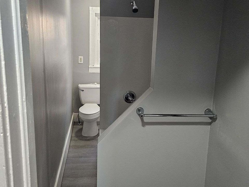 2nd image of 720 Catherine St