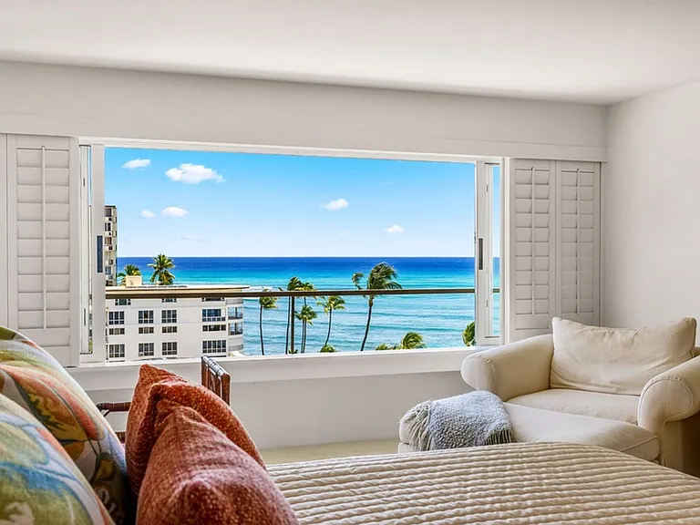 2895 Kalakaua Ave #805 — Photo 22