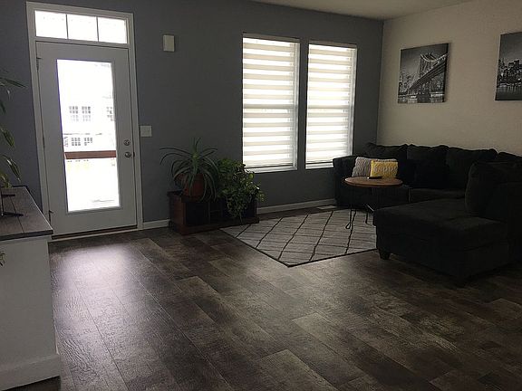 3rd image of 480 Summer Grove Dr