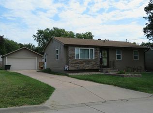 608 Arnold Ave, Council Bluffs, IA 51503