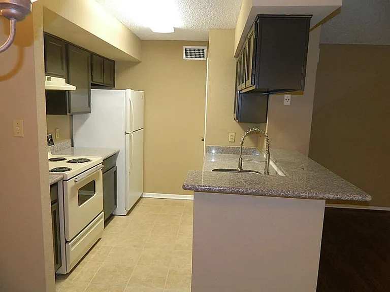 2120 El Paseo St #2808 — Photo 9