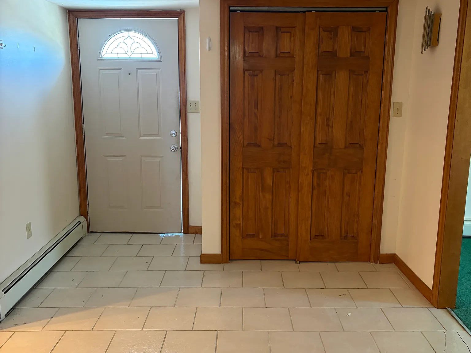 3 bed, 1600 sqft, $1,950 — Photo 1