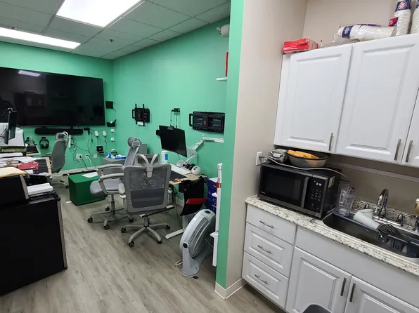 1919 Kennedy Boulevard image 13 of 28