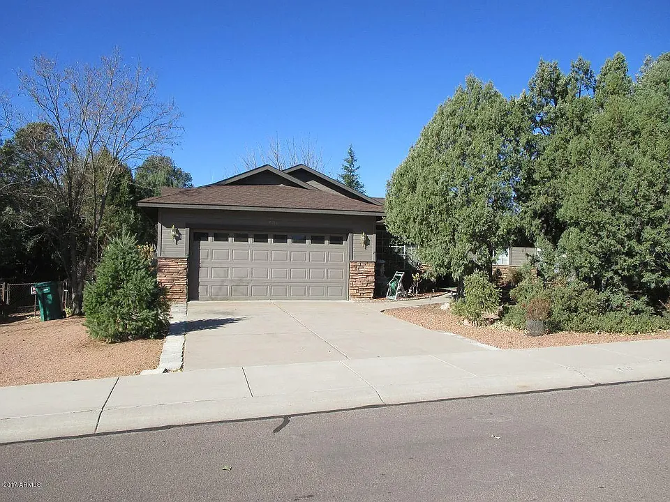 606 N Blue Spruce Rd