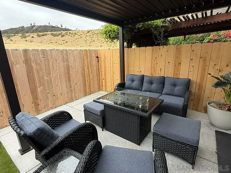 8009 Calle Fanita — Photo 24