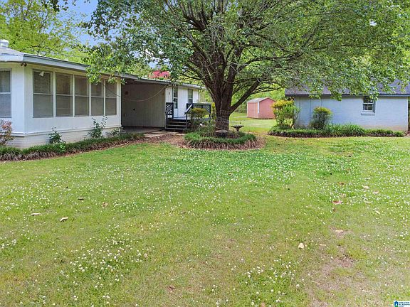 3rd image of 923 Heritage Dr