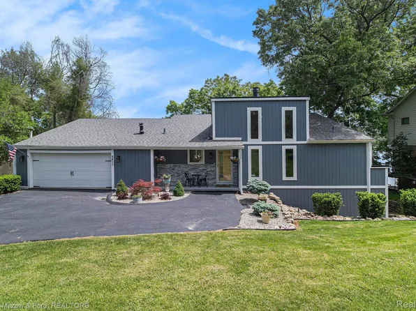 6411 Wellesley Ter, Clarkston, MI 48346