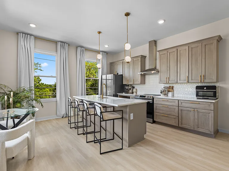 1255 W Pike St — Photo 13