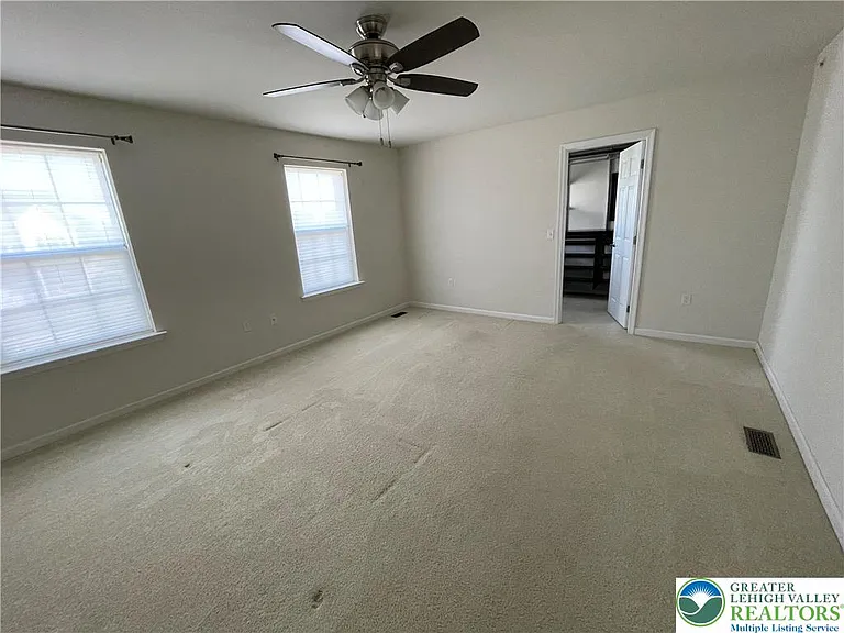 1350 Caspian St — Photo 8