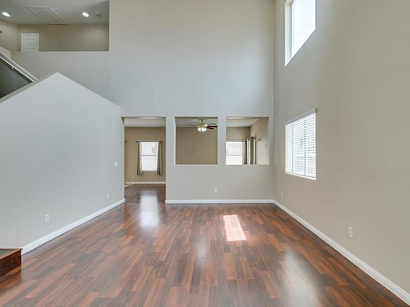 3rd image of 5324 Sweet William St