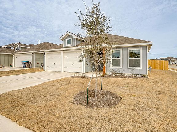 3rd image of 1465 Sunkiss Dr