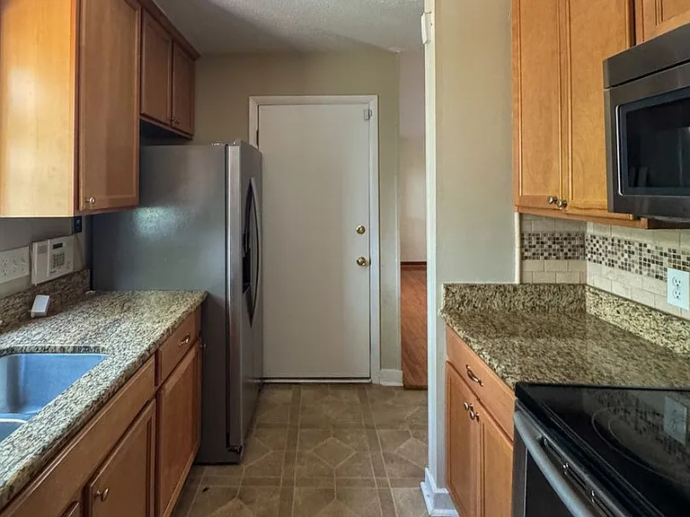 3832 Sarasota Dr — Photo 9