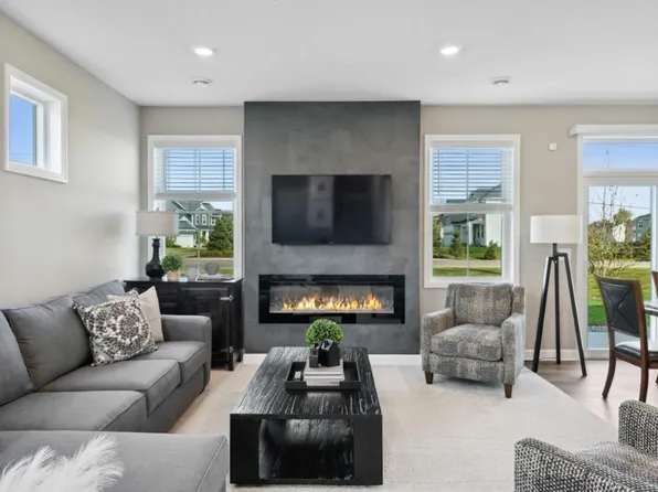 1913 Prospect Ln, Carver, MN 55315