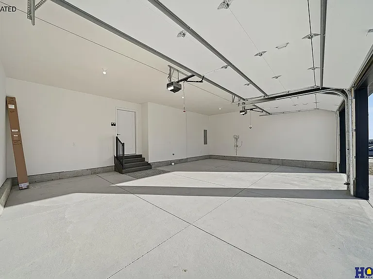 8911 Peregrine Rd — Photo 29