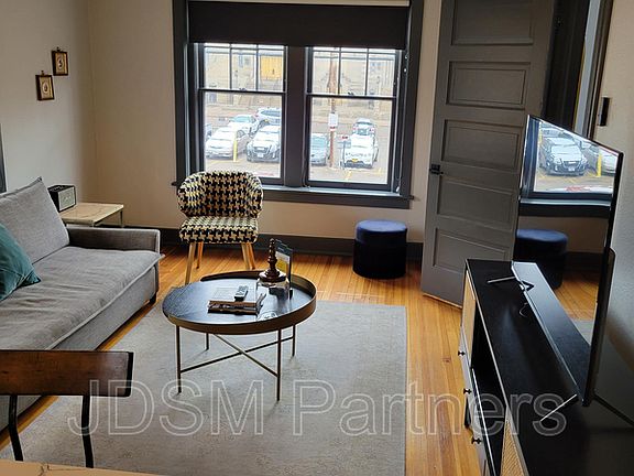 4th image of 630 E 16th Ave #202