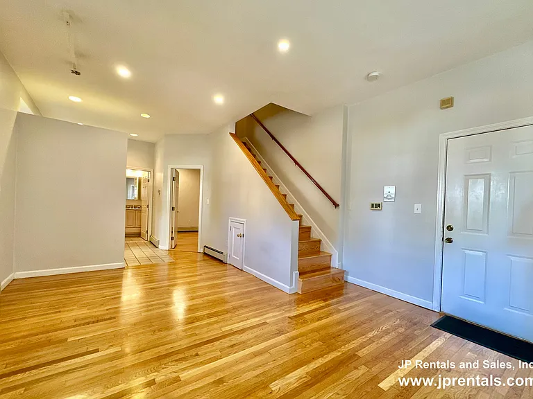 294 Chestnut Ave #1 — Photo 4