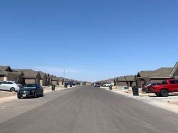 Exterior Neighborhood (street photo)