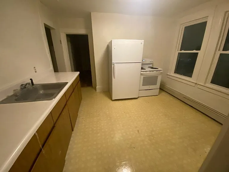 130 Elm St #5 — Photo 10