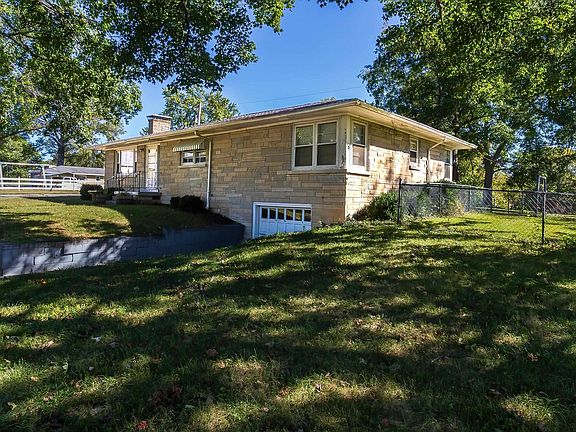 3rd image of 5566 Martin Rd