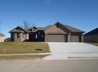 1422 N Vintage Ave, Republic, MO 65738